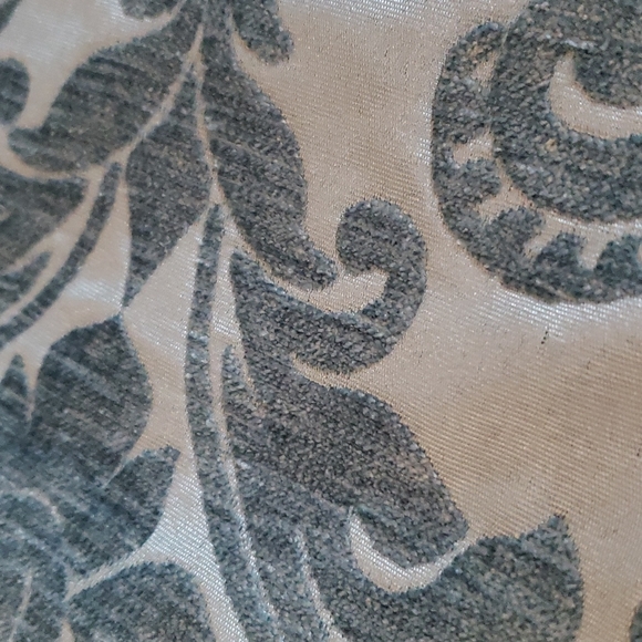 Tiffany blue accent pillowcase with damask detail - Picture 2 of 3